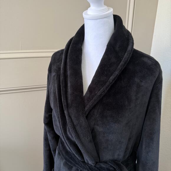 Victoria's Secret Cozy Short Black Pink Belted Robe Size XS Soft Plush - Picture 3 of 6